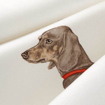 新品 エルメス HERMES カレ45 ガヴロッシュバセット ハウンド Les Bassets scarf 45 - Black | Hermès USA